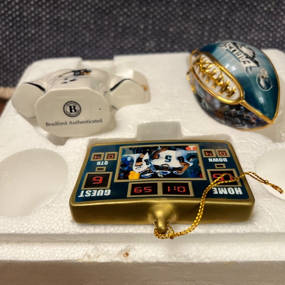 Philadelphia Eagles - Duce Staley - Christmas Ornament Collectable - Picture 2 of 4